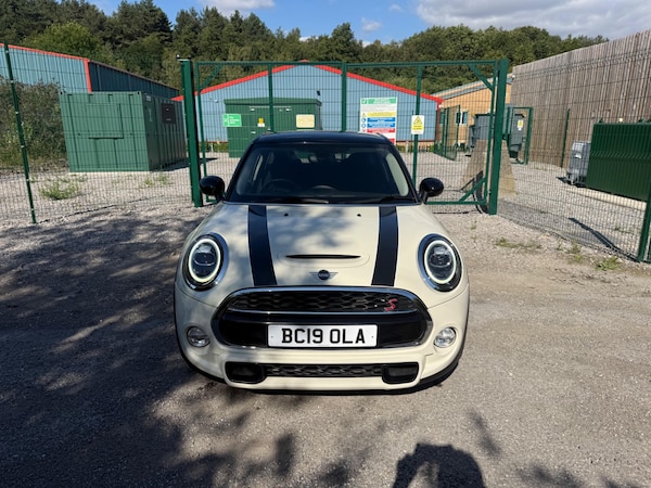 Used MINI Hatch 2019 for sale - 76109303: Photo 2