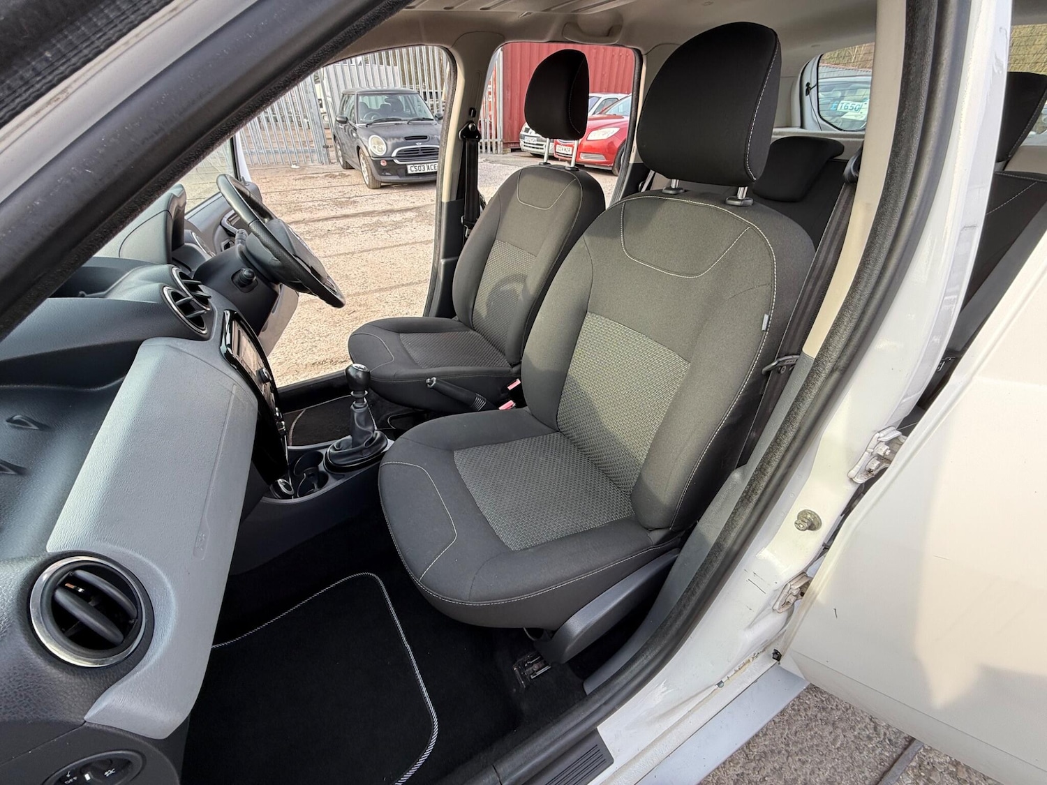 Used Dacia Duster 2013 for sale - 77549312: Photo 23