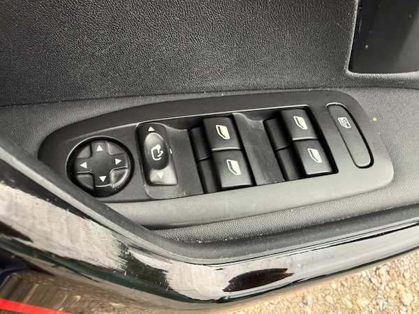 Used Peugeot 208 2017 for sale - 76189590: Photo 26