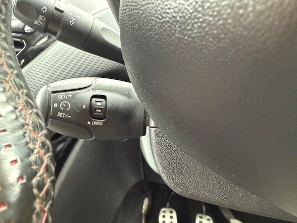 Used Peugeot 208 2017 for sale - 76189590: Photo 37