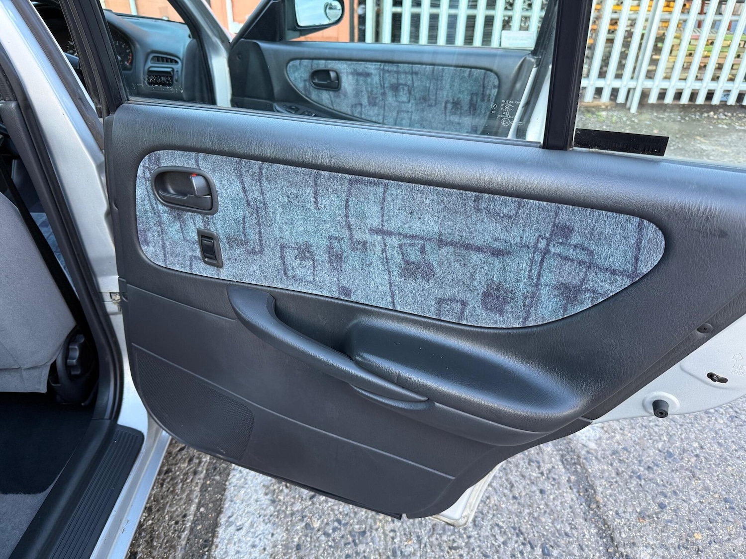 Used Mazda 626 1999 for sale - 77191523: Photo 20