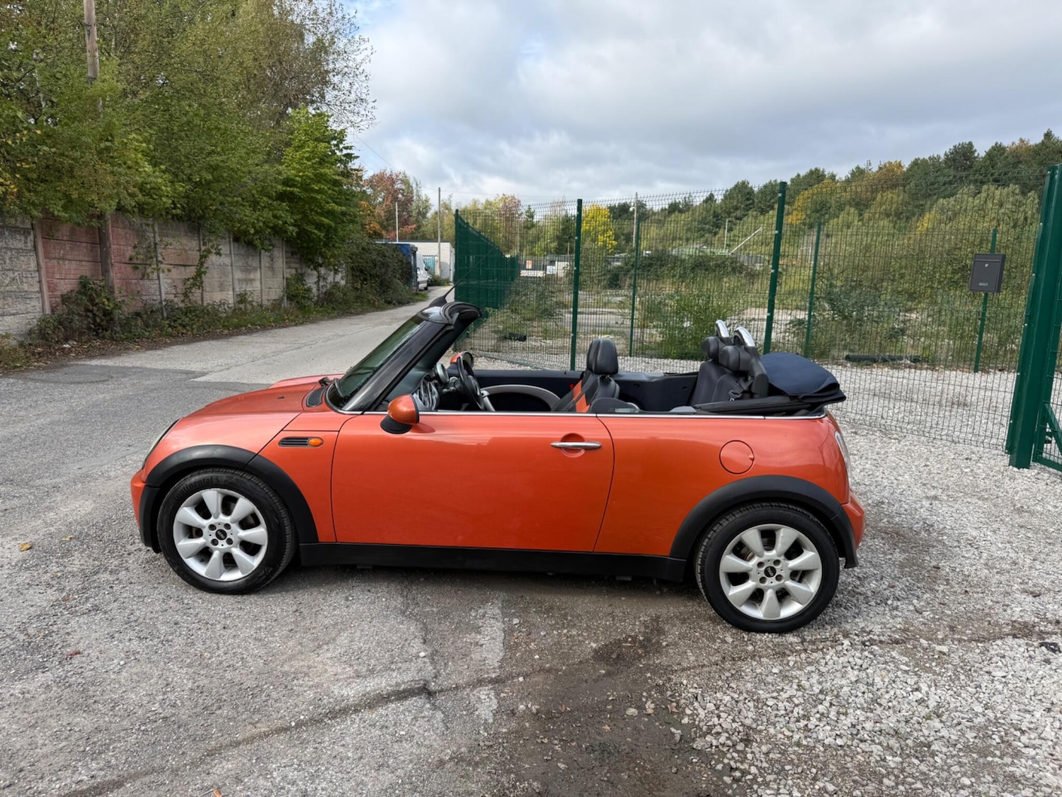 Used MINI Convertible 2006 for sale - 77108998: Photo 13