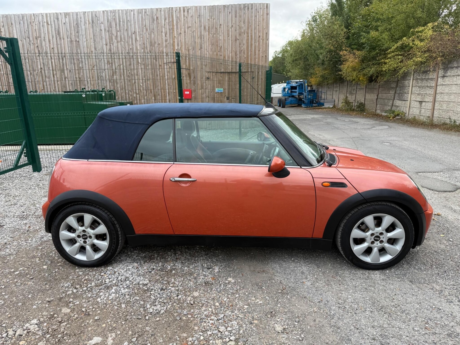 Used MINI Convertible 2006 for sale - 77108998: Photo 17