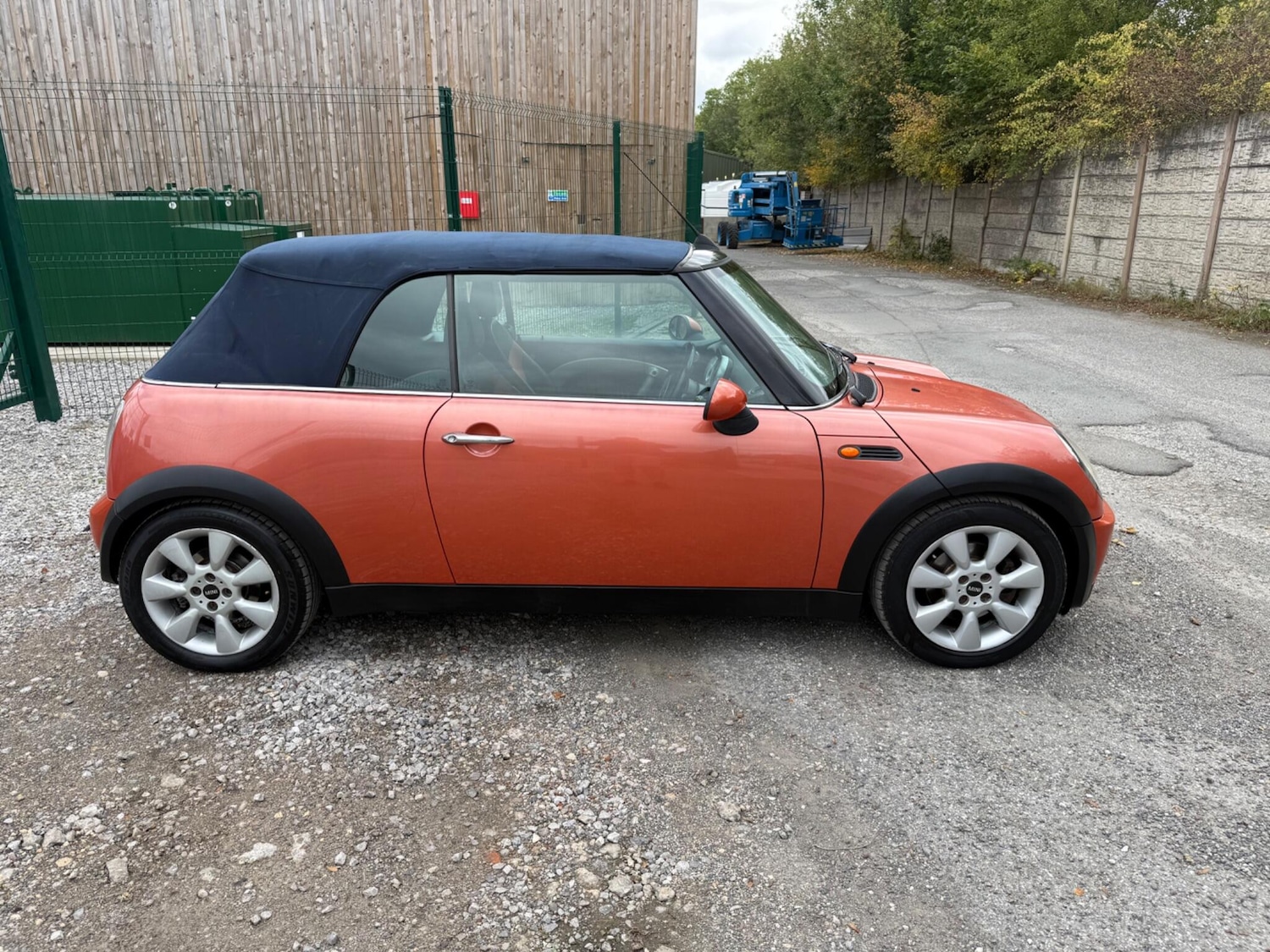 Used MINI Convertible 2006 for sale - 77108998: Photo 18