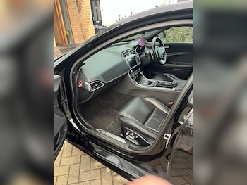 Used Jaguar XE 2017 for sale - 77303977: Photo