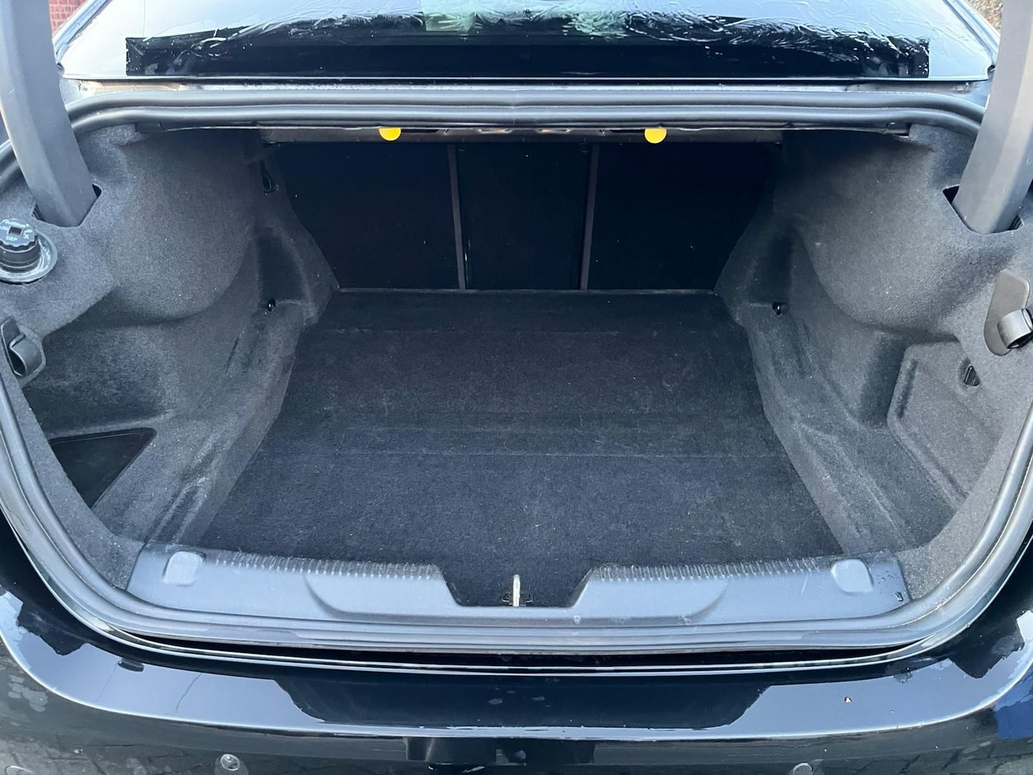 Used Jaguar XE 2017 for sale - 77303977: Photo 3