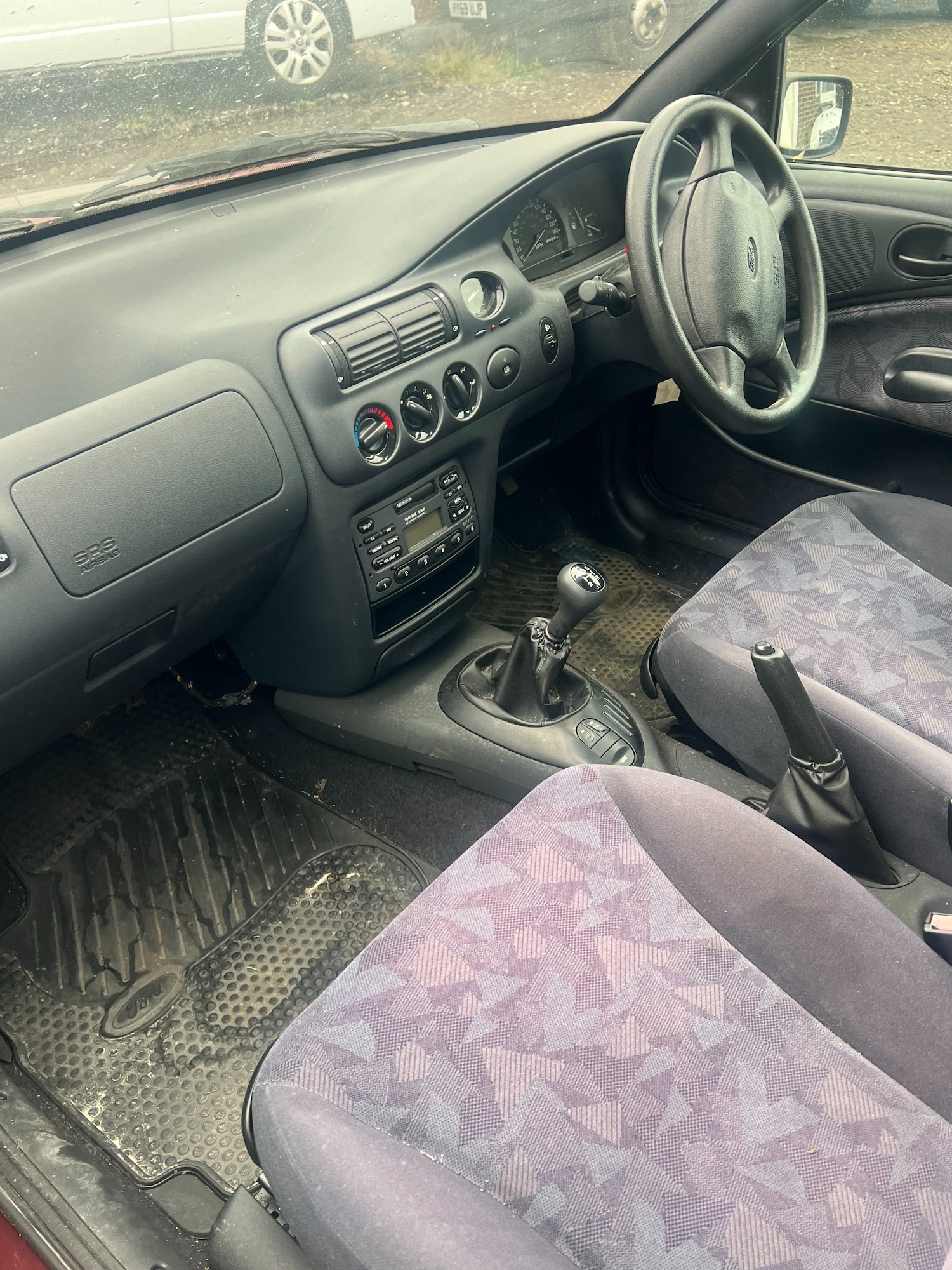 Used Ford Escort 1997 for sale - 76225169: Photo 10