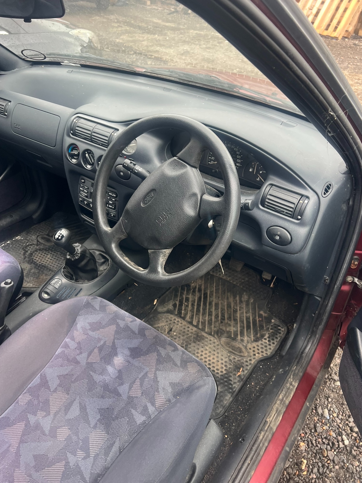 Used Ford Escort 1997 for sale - 76225169: Photo 13