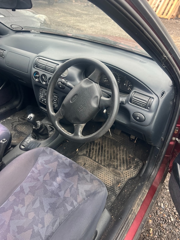 Used Ford Escort 1997 for sale - 76225169: Photo 13