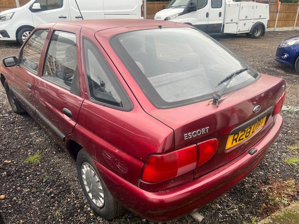 Used Ford Escort 1997 for sale - 76225169: Photo 9