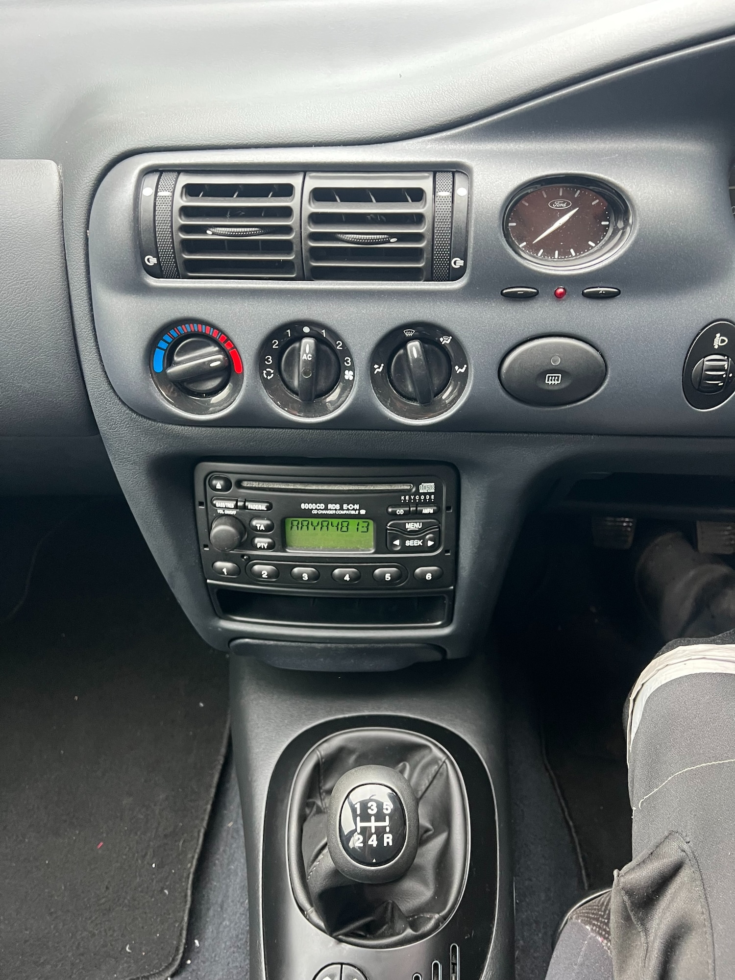 Used Ford Escort 2000 for sale - 76518261: Photo 18