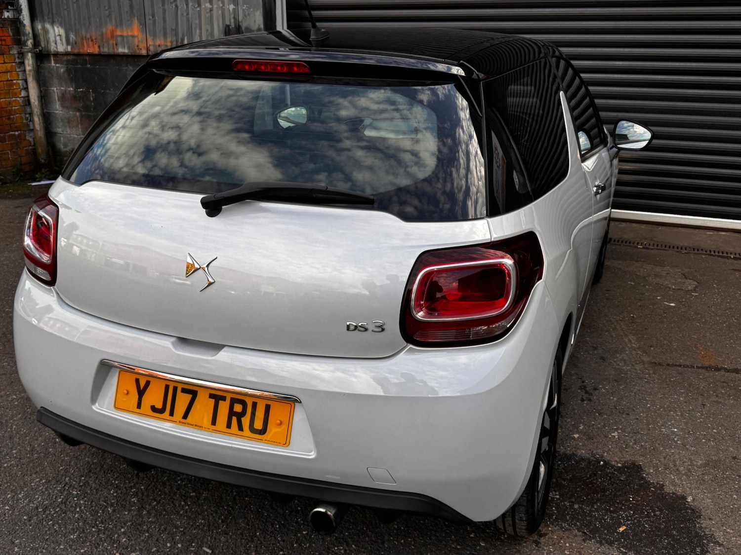 Vehicle 29