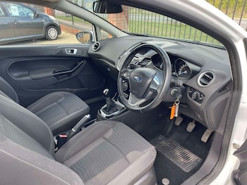 Used Ford Fiesta 2016 for sale - 76080231: Photo