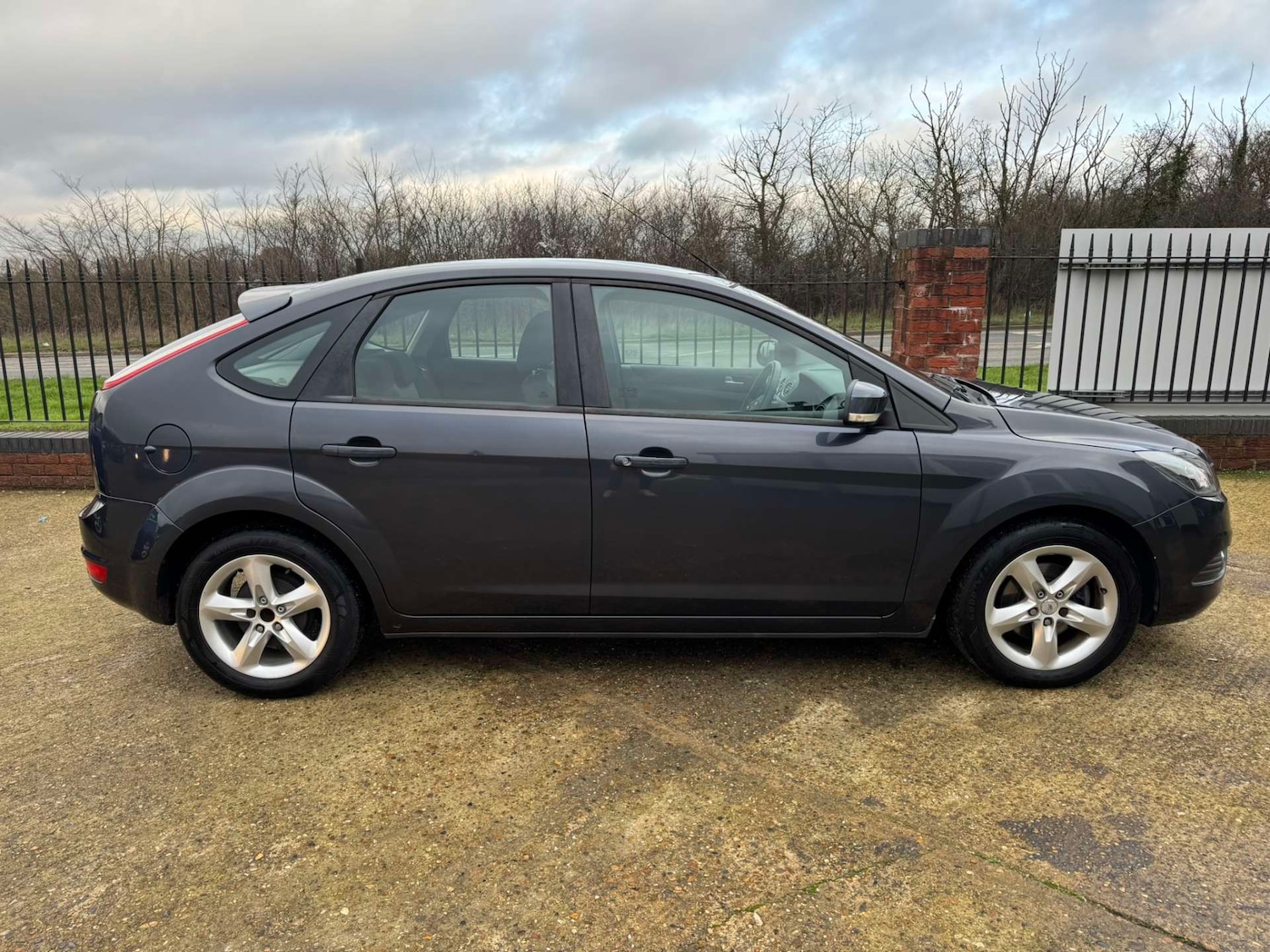 Used Ford Focus 2009 for sale - 76921285: Photo 10