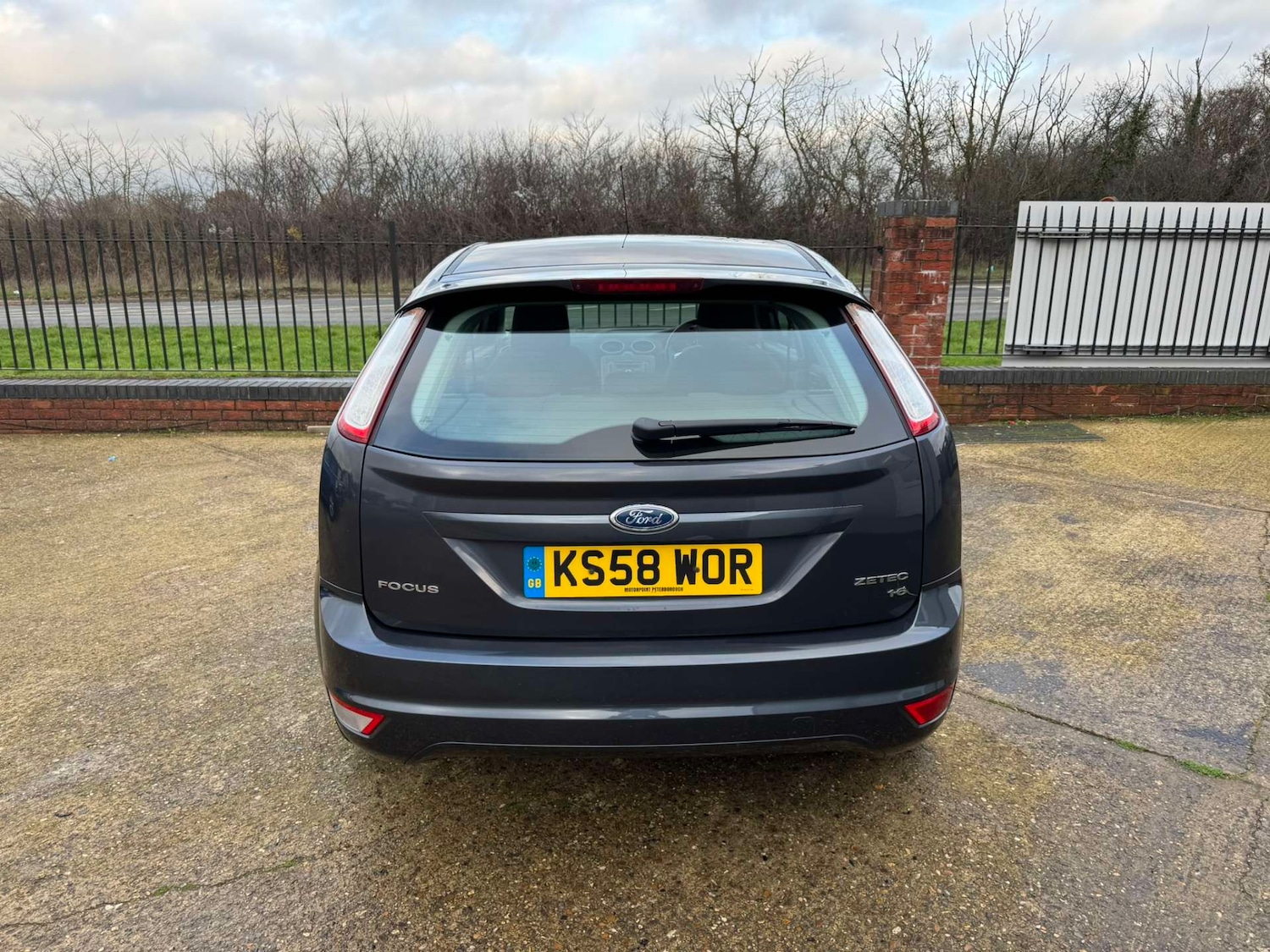 Used Ford Focus 2009 for sale - 76921285: Photo 8