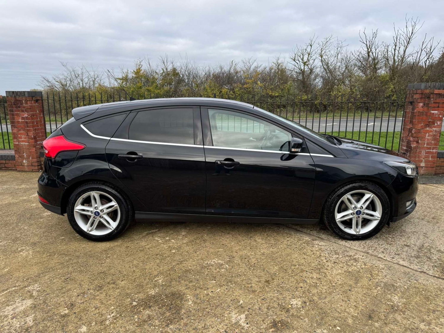 Used Ford Focus 2016 for sale - 76596634: Photo 10