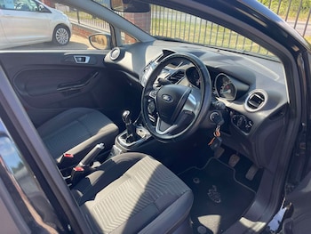 Used Ford Fiesta 2016 for sale - 74707684: Photo