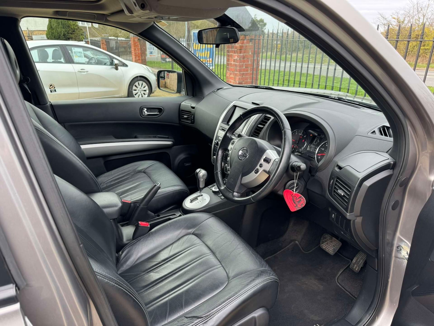 Used Nissan X-Trail 2010 for sale - 76596637: Photo 2