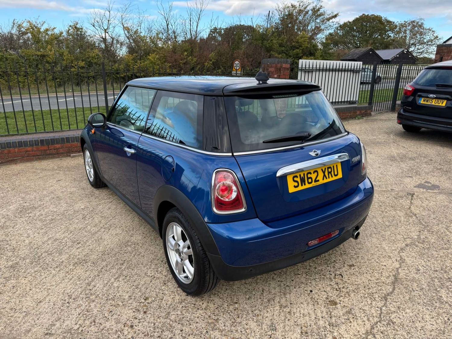 Used MINI Hatch 2012 for sale - 76391889: Photo 4