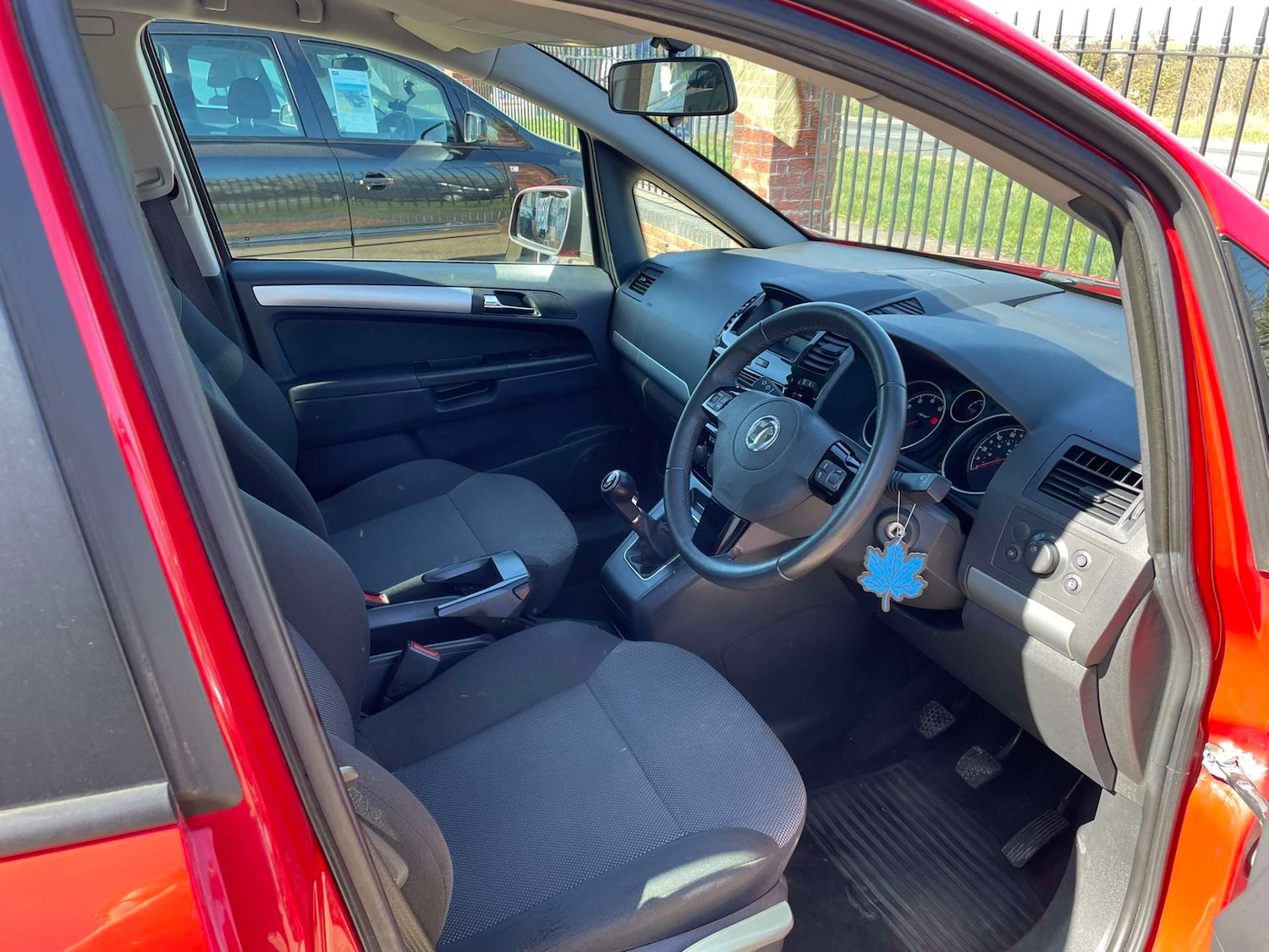 Used Vauxhall Zafira 2014 for sale - 77420252: Photo 2