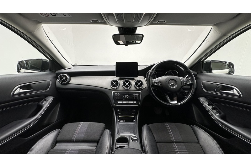 Used Mercedes-Benz GLA 2018 for sale - 77850935: Photo 2