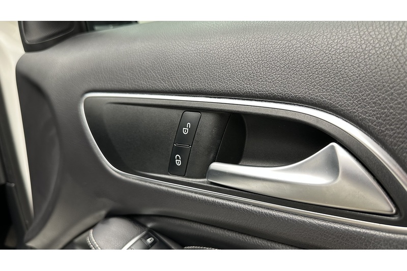 Used Mercedes-Benz GLA 2018 for sale - 77850935: Photo 31