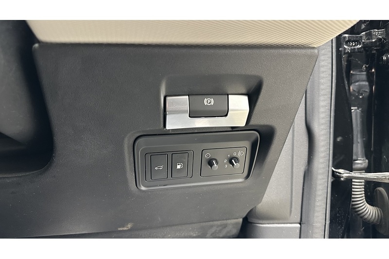 Used Land Rover Discovery Sport for sale - 77272320: Photo 41