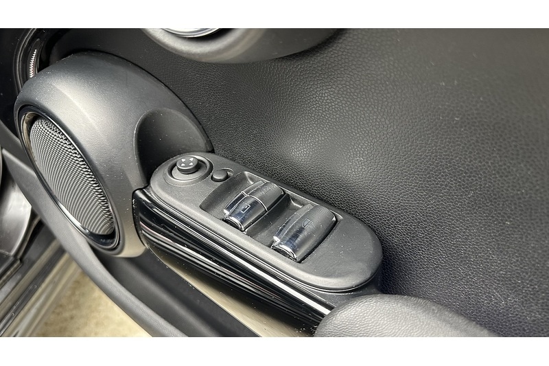 Used MINI Convertible 2020 for sale - 76784578: Photo 30