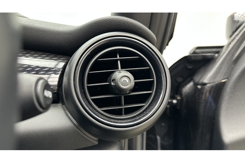 Used MINI Convertible 2020 for sale - 76784578: Photo 33