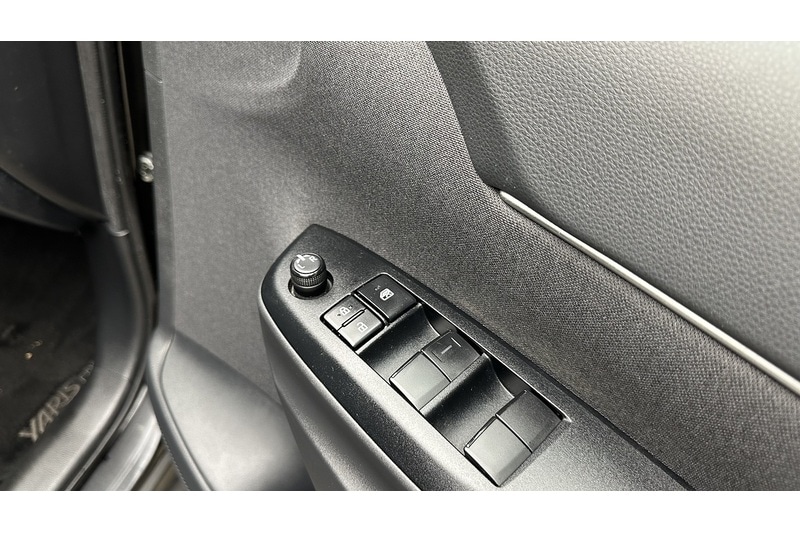 Used Toyota Yaris Cross 2023 for sale - 78201241: Photo 30