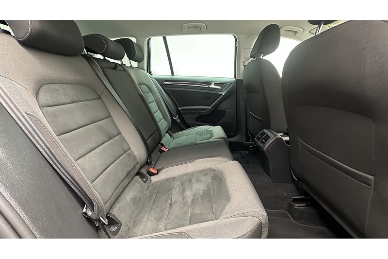 Used Volkswagen Golf 2019 for sale - 76784328: Photo 24