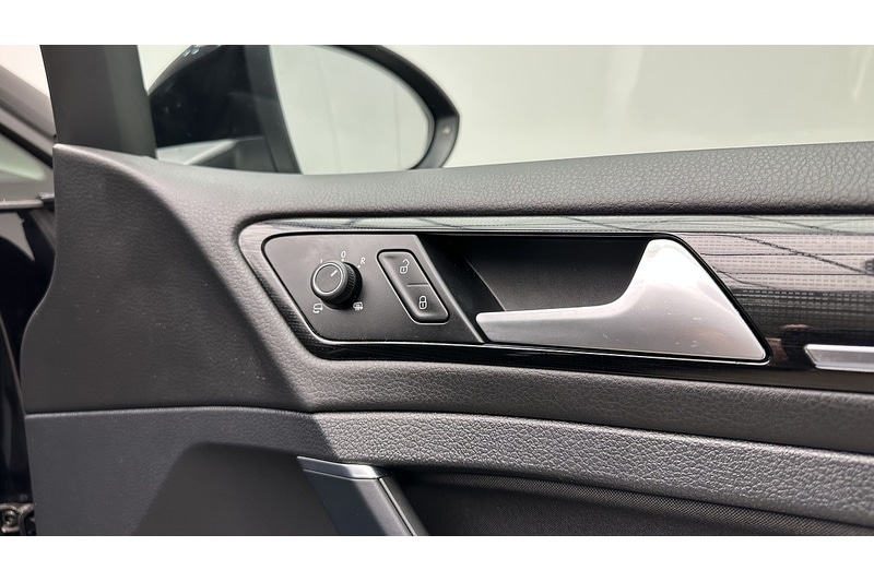 Used Volkswagen Golf 2019 for sale - 76784328: Photo 31