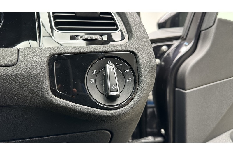 Used Volkswagen Golf 2019 for sale - 76784328: Photo 33