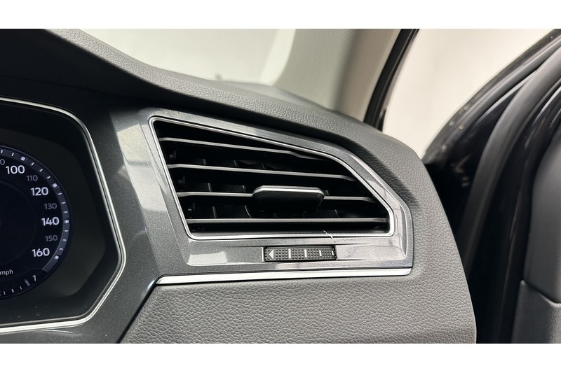 Used Volkswagen Tiguan 2017 for sale - 77356892: Photo 40