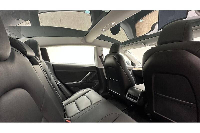 Used Tesla Model 3 2019 for sale - 76784369: Photo 32