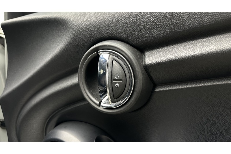 Used MINI Hatch 2019 for sale - 76798878: Photo 31