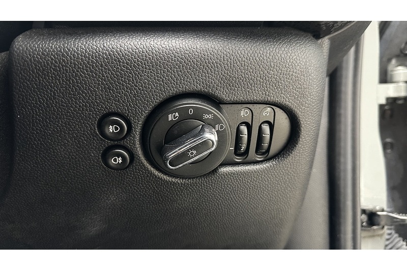 Used MINI Hatch 2019 for sale - 76798878: Photo 33