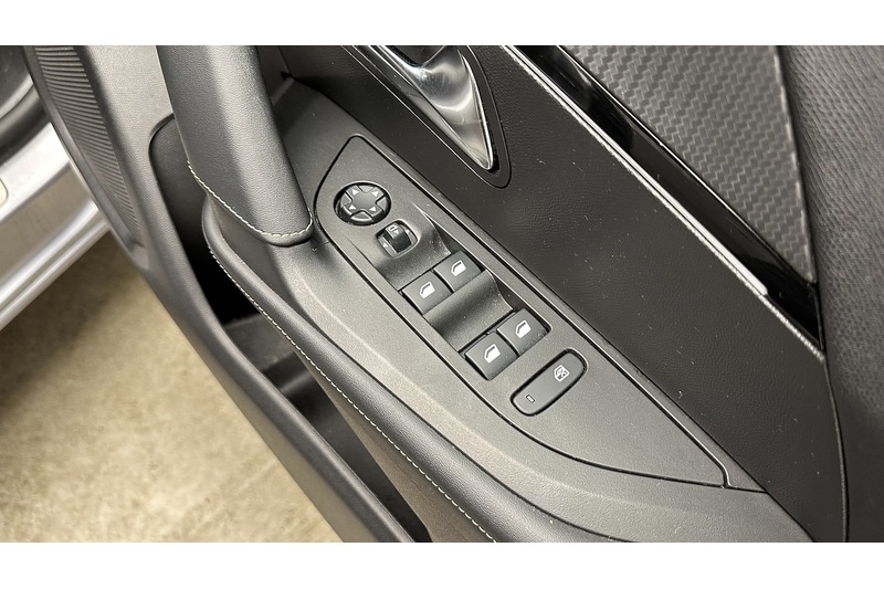 Used Peugeot 2008 2021 for sale - 78129530: Photo 32