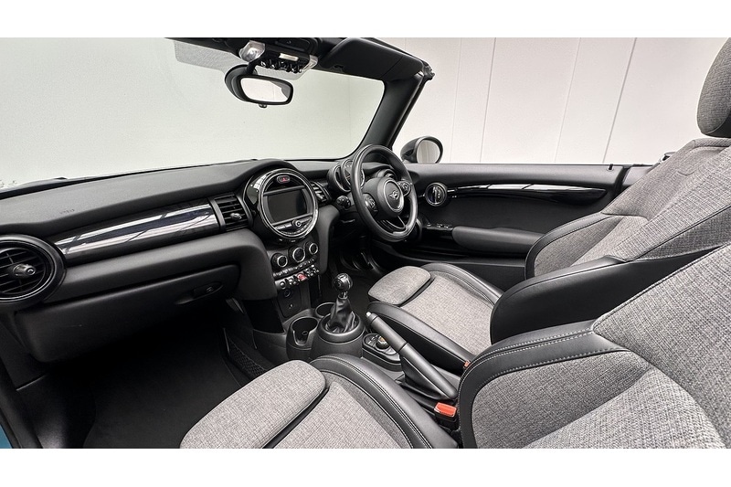 Used MINI Convertible 2018 for sale - 77984869: Photo 18