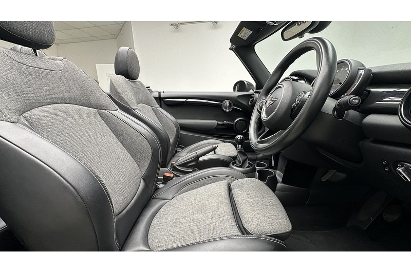 Used MINI Convertible 2018 for sale - 77984869: Photo 21