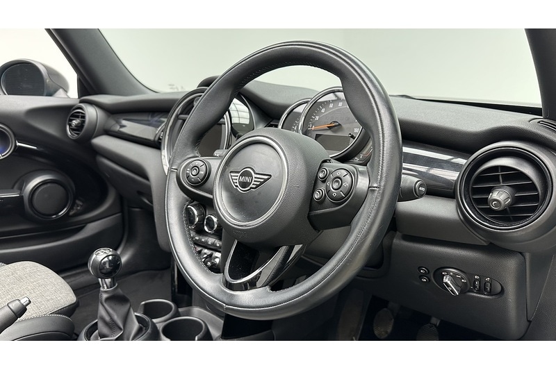 Used MINI Convertible 2018 for sale - 77984869: Photo 24