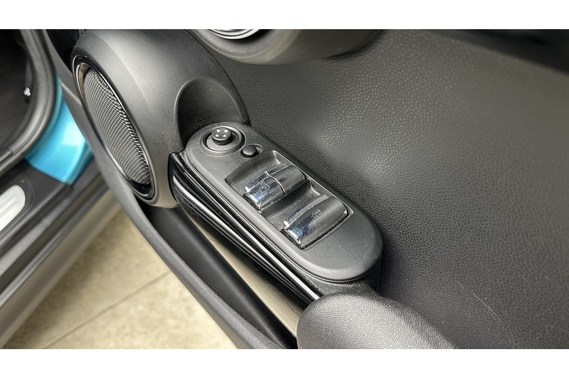 Used MINI Convertible 2018 for sale - 77984869: Photo 25