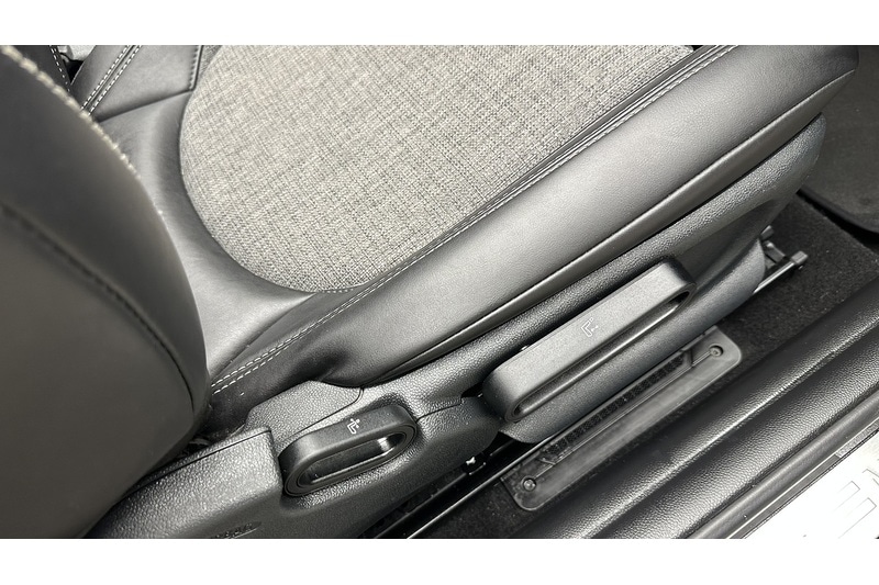 Used MINI Convertible 2018 for sale - 77984869: Photo 27