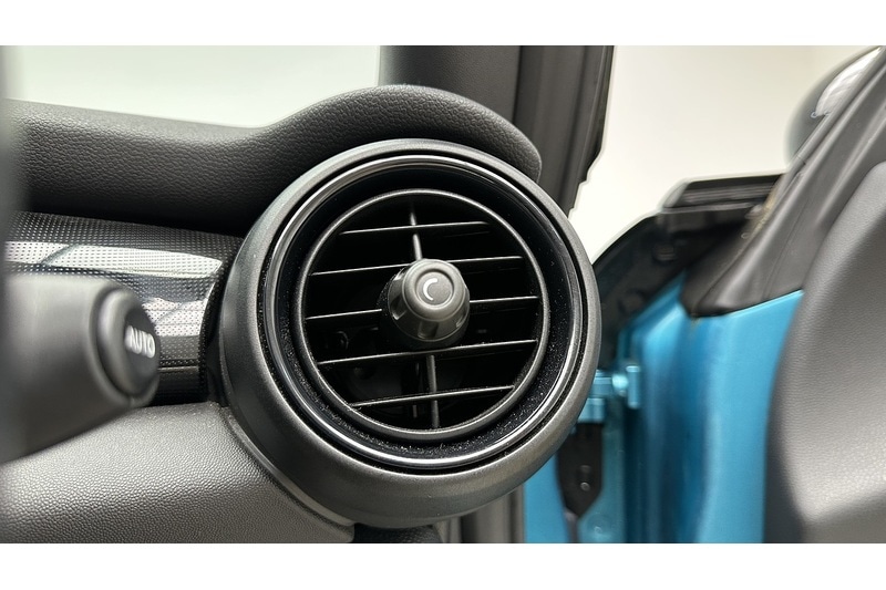 Used MINI Convertible 2018 for sale - 77984869: Photo 29