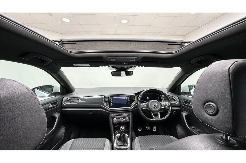 Used Volkswagen T-Roc 2018 for sale - 76784523: Photo 2