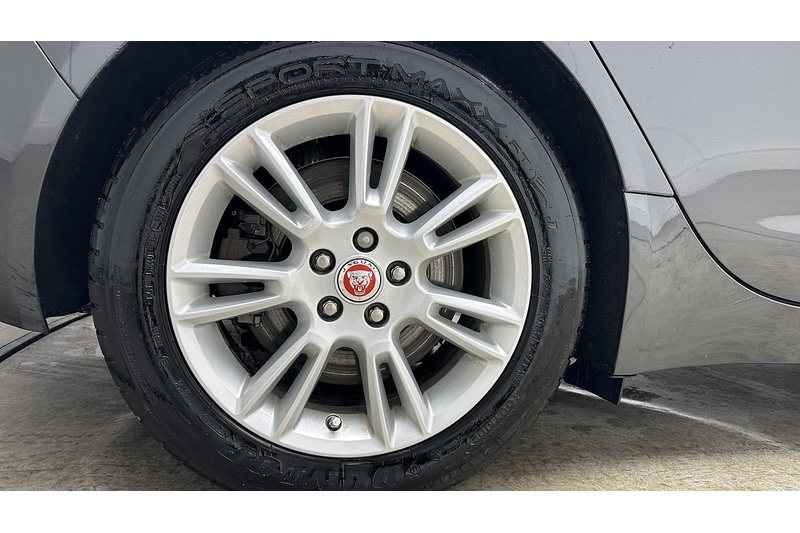 Used Jaguar XE 2015 for sale - 77153971: Photo 15