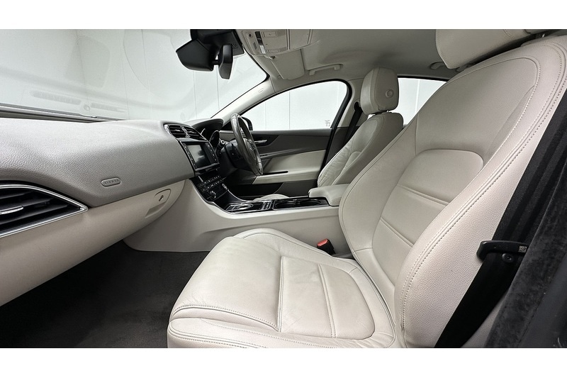 Used Jaguar XE 2015 for sale - 77153971: Photo 19