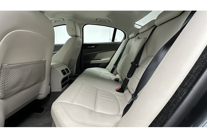 Used Jaguar XE 2015 for sale - 77153971: Photo 21