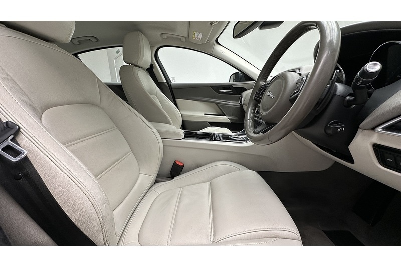 Used Jaguar XE 2015 for sale - 77153971: Photo 26