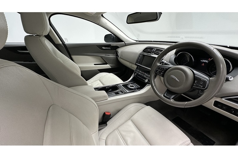 Used Jaguar XE 2015 for sale - 77153971: Photo 27